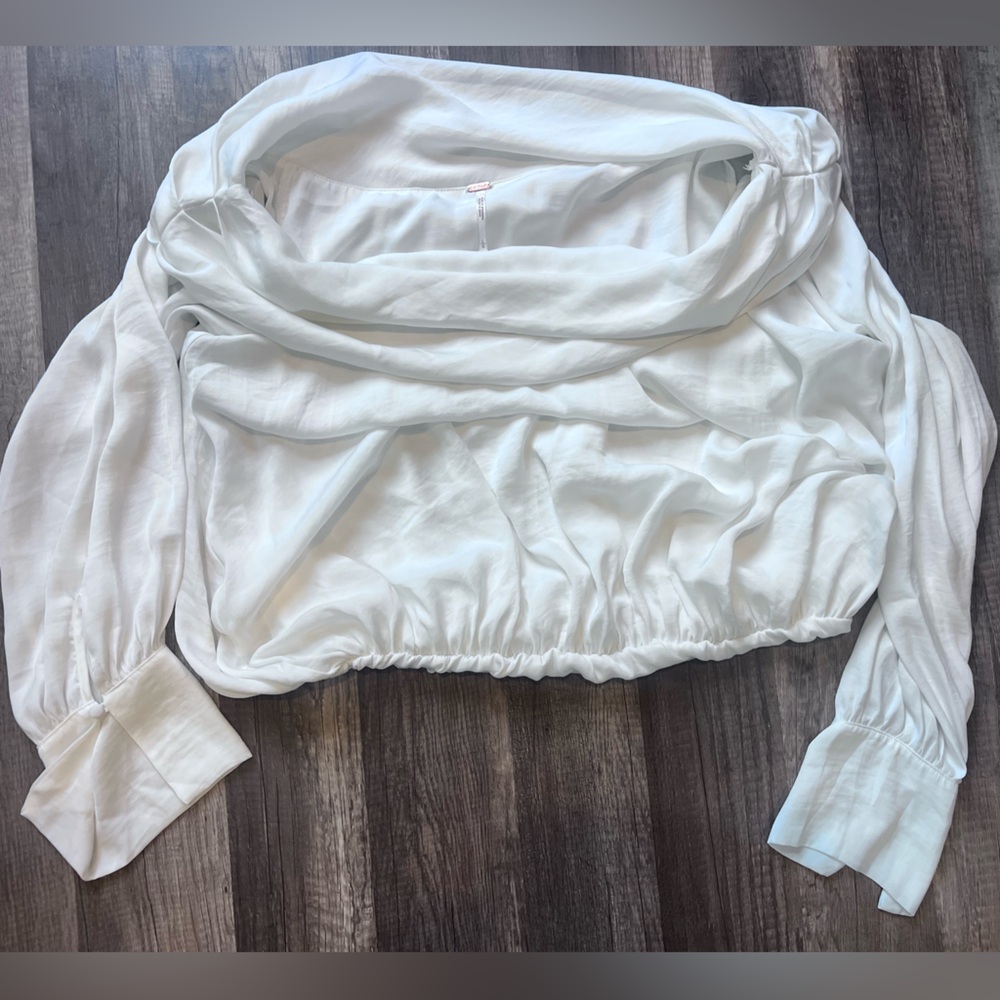 Free People women’s Large Elegant White silky soft Women's long sleeved Top - Picture 1 of 5